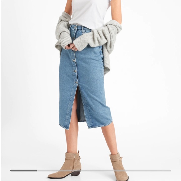 Banana Republic Dresses & Skirts - NWT BR buttoned Denim Midi Sk…